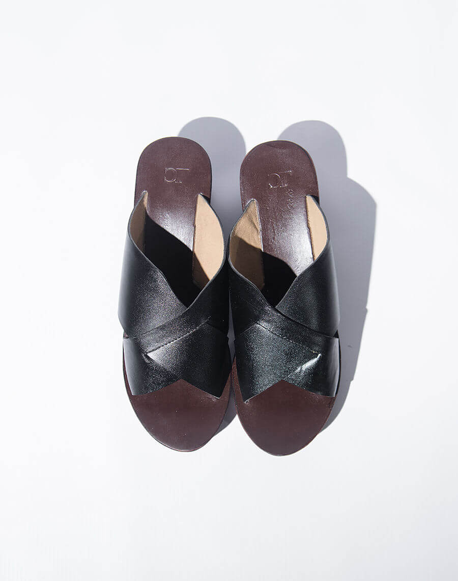 Mid-heel wooden sandal