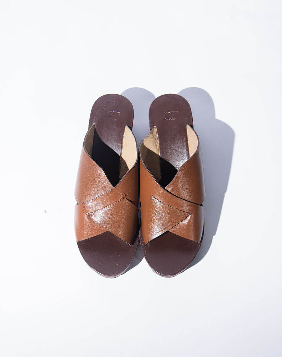 Mid-heel wooden sandal