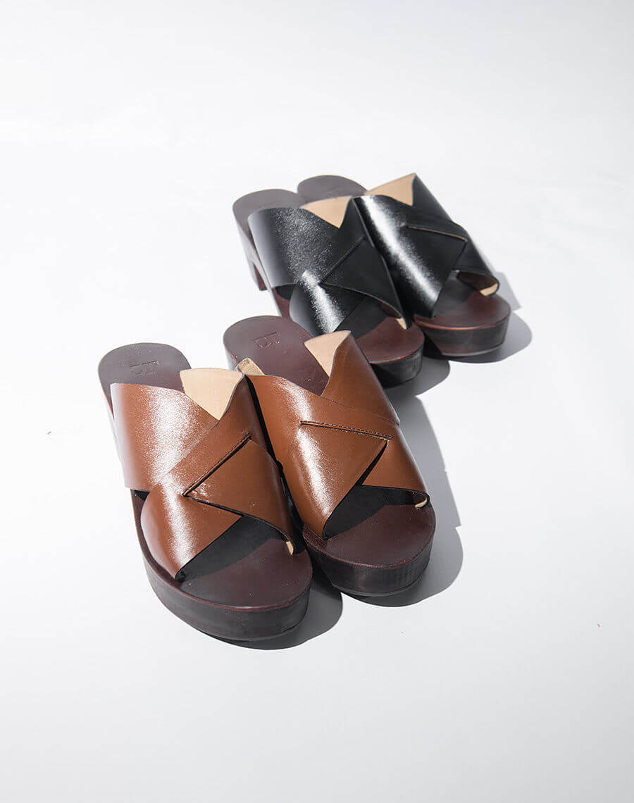 Mid-heel wooden sandal