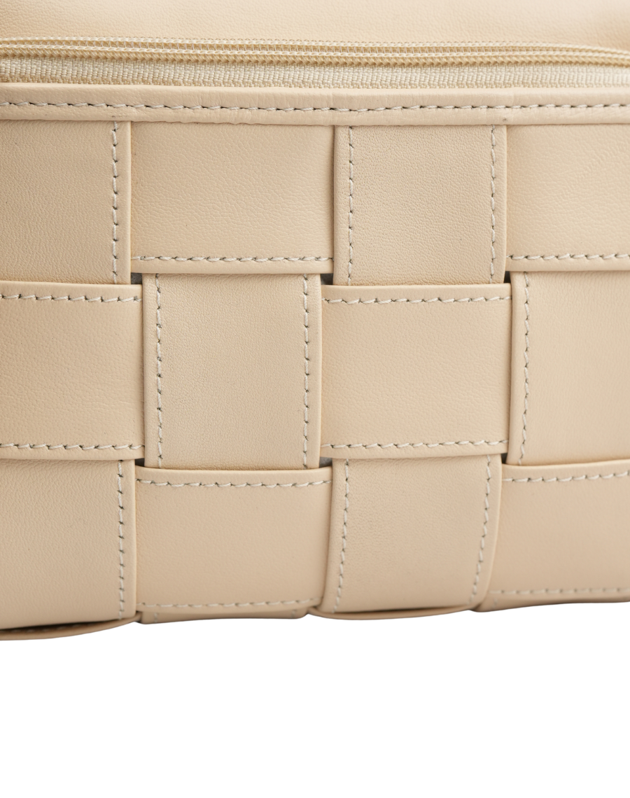 L2894 - Wooven Pocket