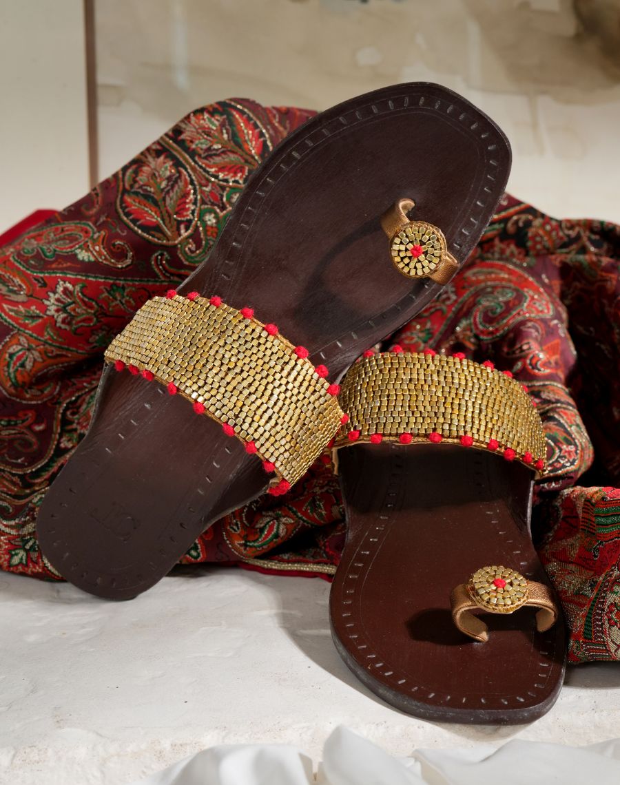 Flat beaded - Pompom - Kolhapuri