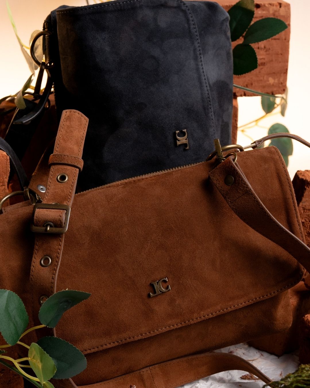 Erika - Crossbody - Suede