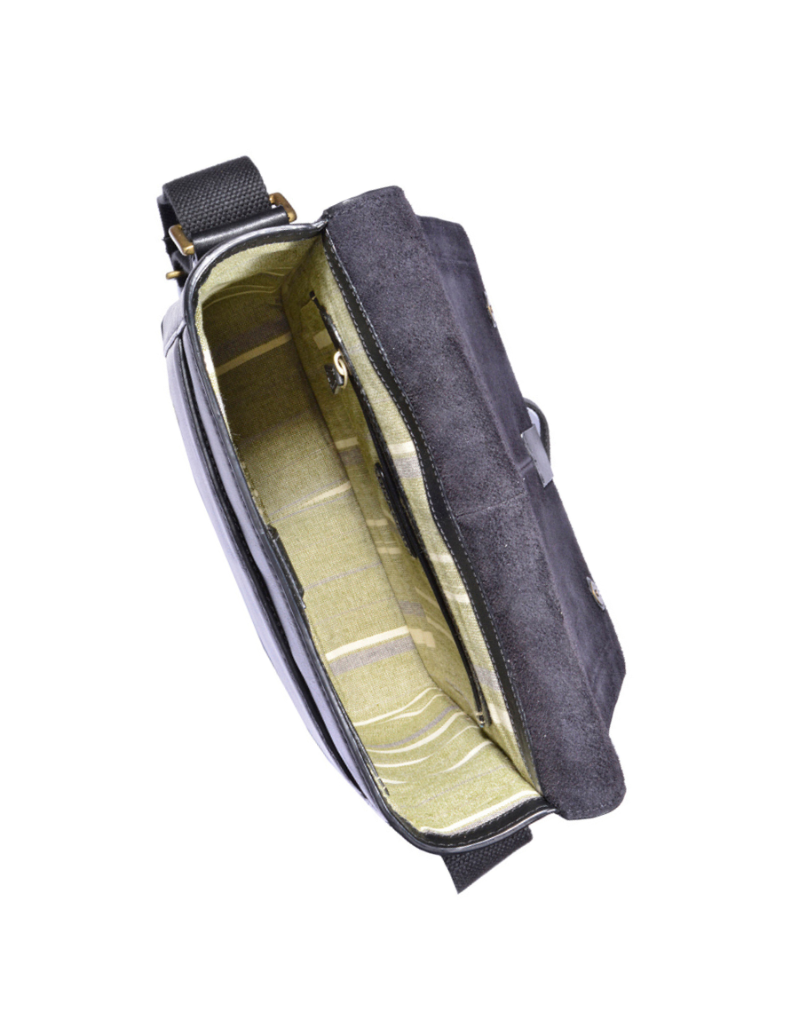 Aiden 02 - Crossbody