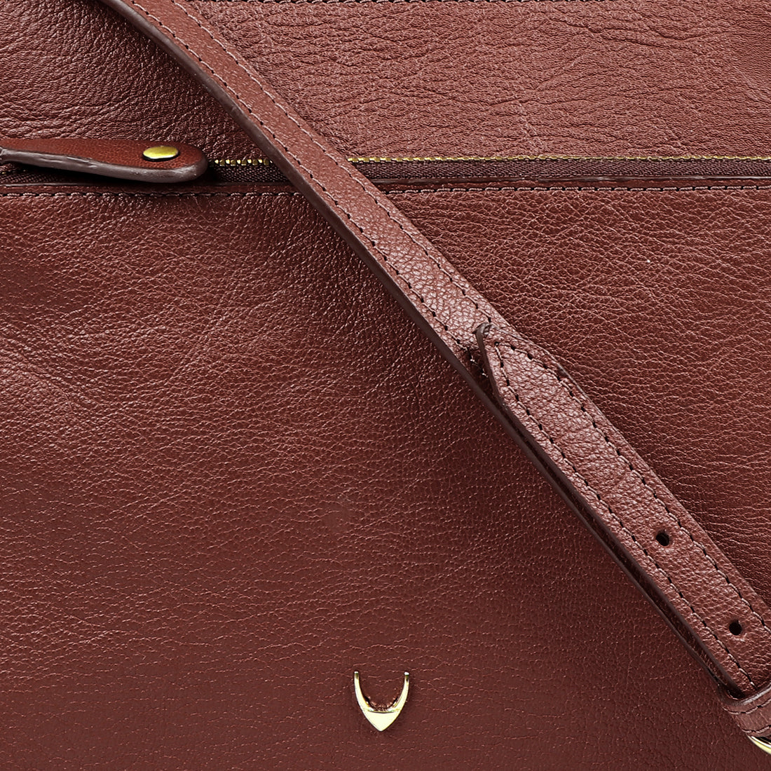 Valonia 03  Sling Bag