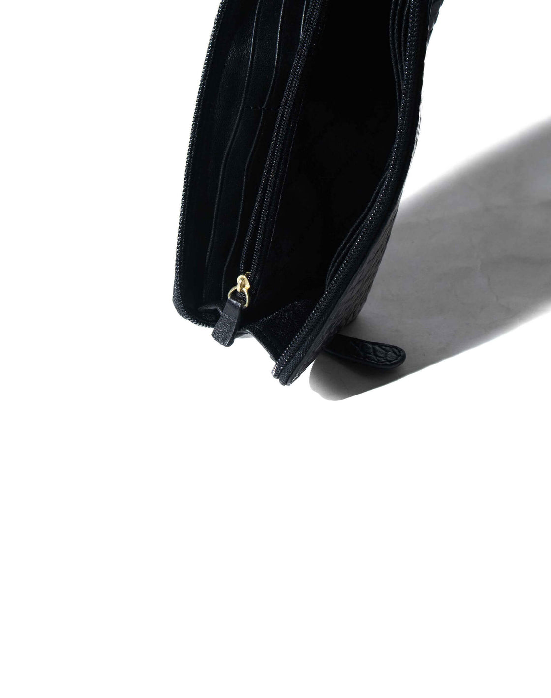 Claea W2 - Zip around wallet