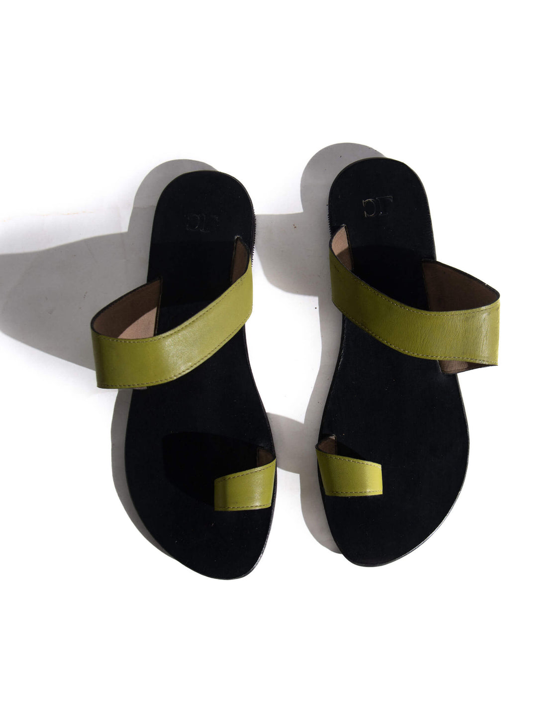 Flat sandal - Toe Ring