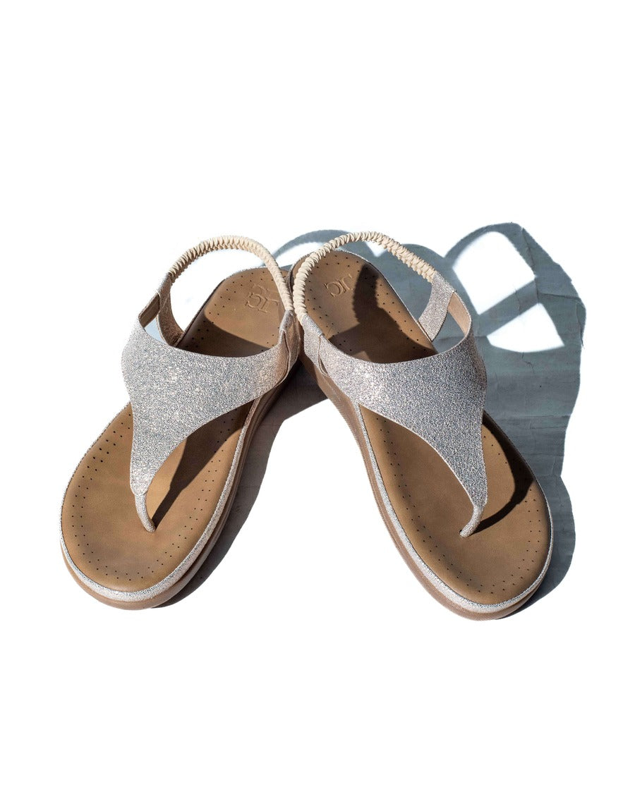 Flat sandal - back strap