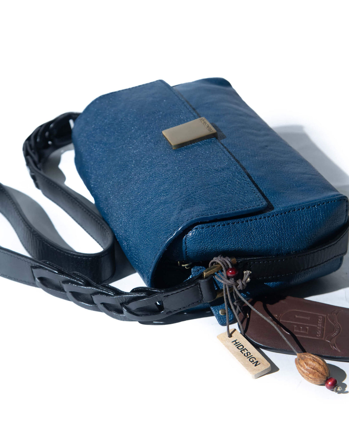Conscious 01 - Shoulder Bag