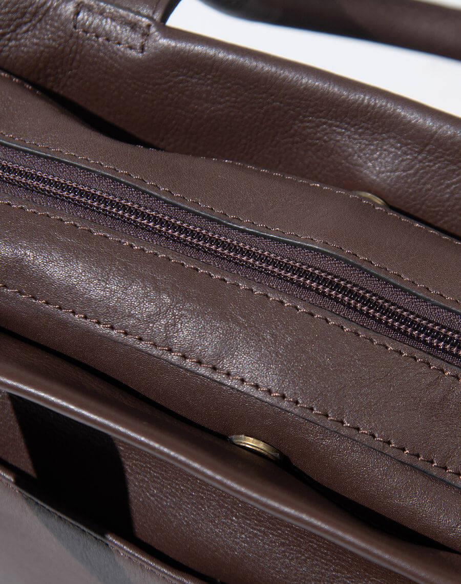 Evolution 03 - Briefcase