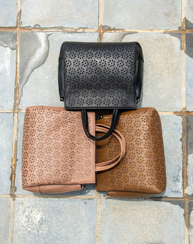 Structured bag with shoulder strap