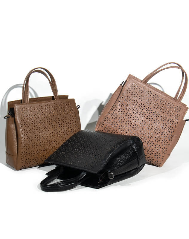 Structured bag with shoulder strap