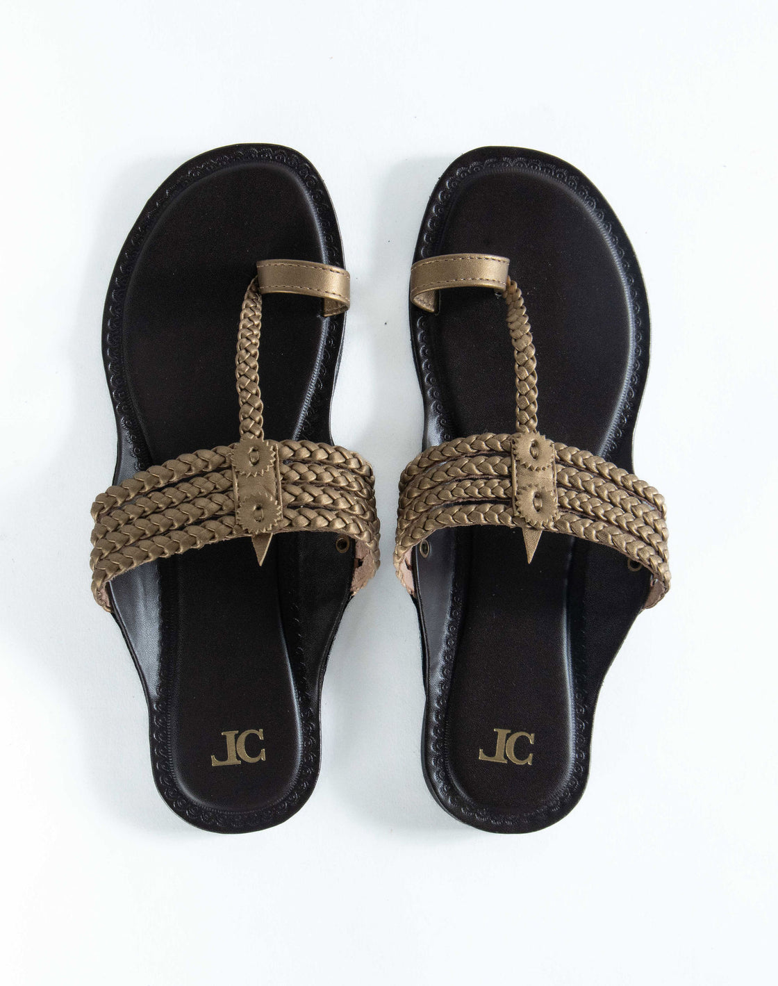 Kolhapuri with toe ring