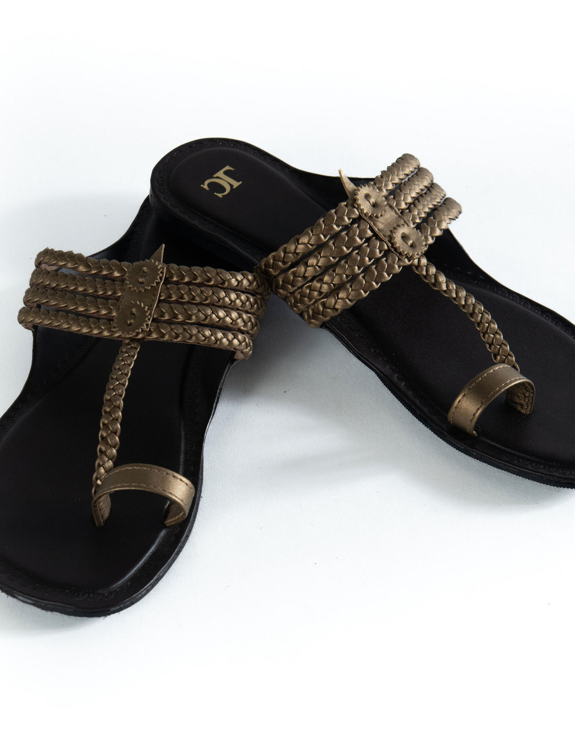 Kolhapuri with toe ring