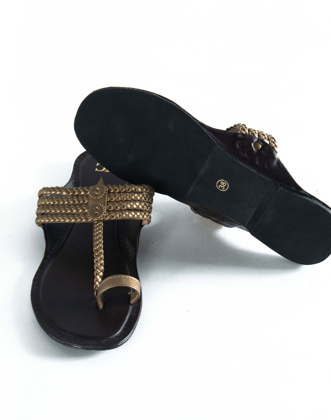 Kolhapuri with toe ring