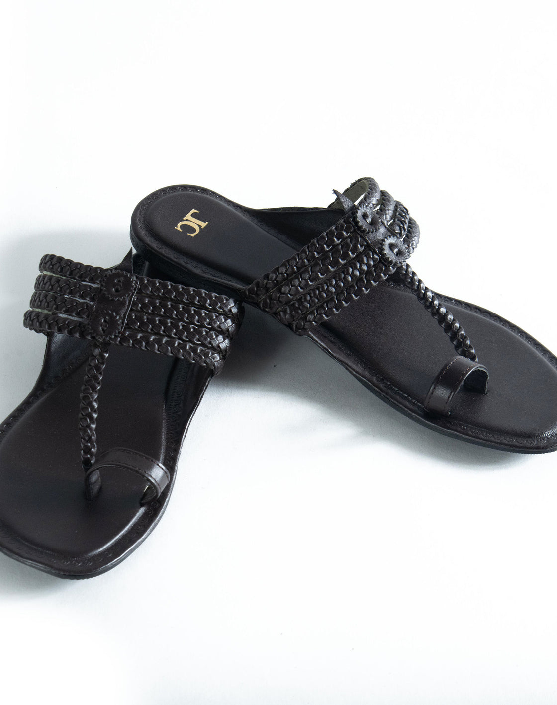 Kolhapuri with toe ring