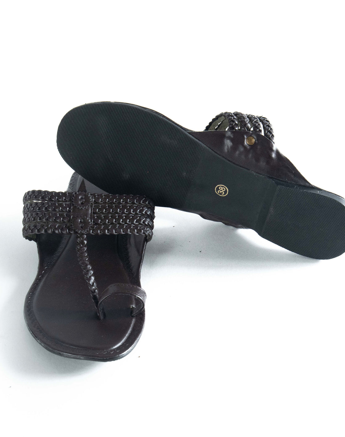 Kolhapuri with toe ring