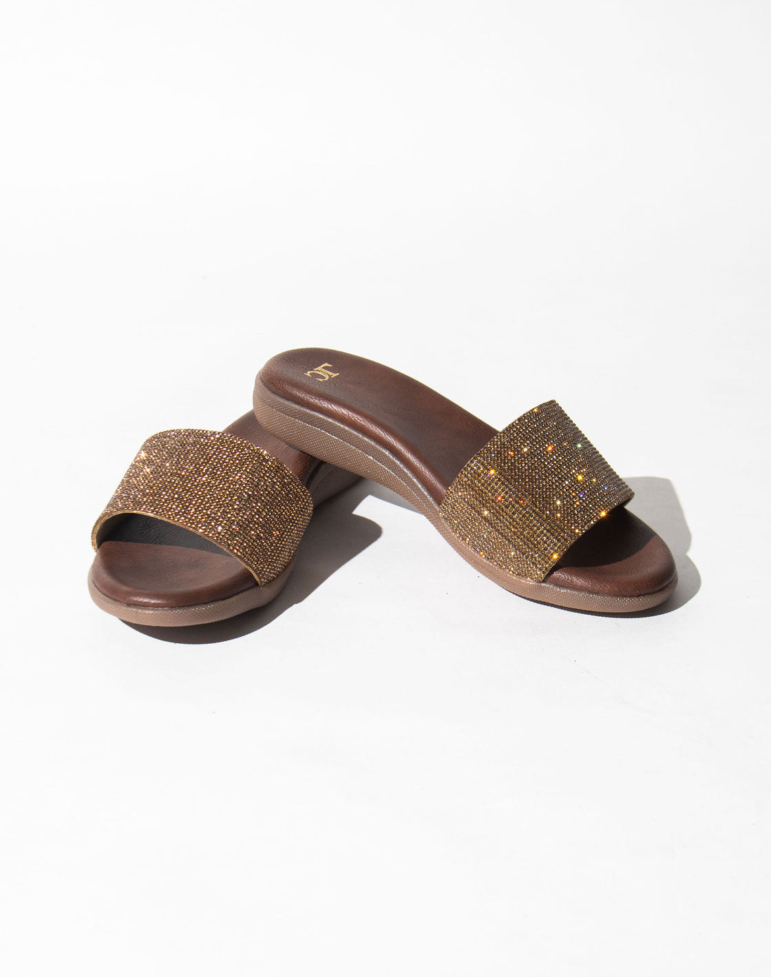 Priya - Flat studded slider